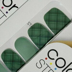 New Color Street “Stay In Check” Fern Green with Checkered Design Nail Strips